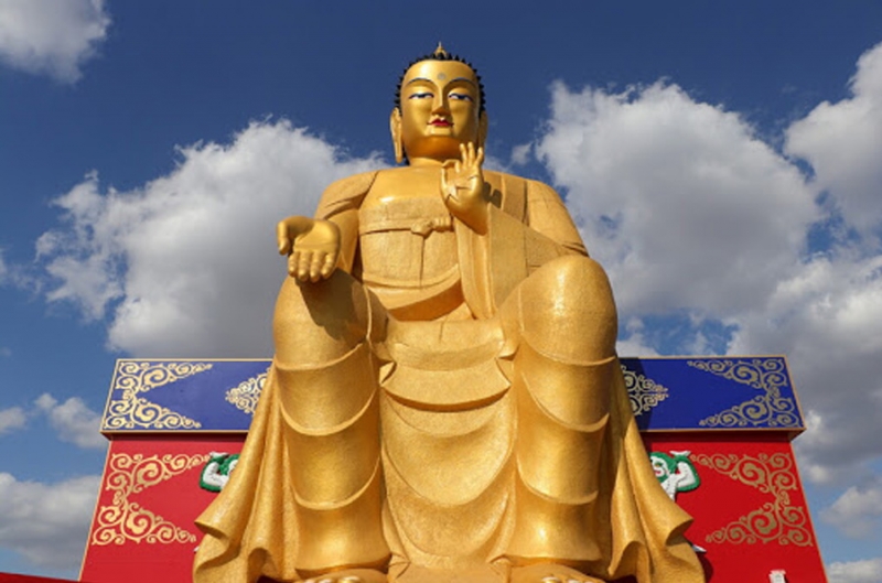 Future Buddha statue – Maitreya